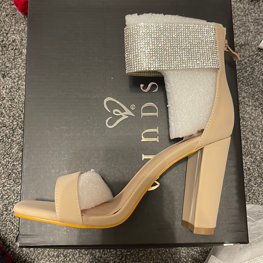 Windsor nude heels